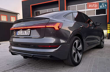 Внедорожник / Кроссовер Audi e-tron 2021 в 