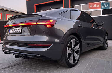 Внедорожник / Кроссовер Audi e-tron 2021 в 