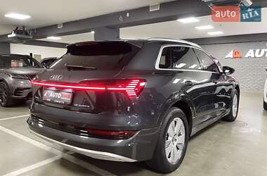 Внедорожник / Кроссовер Audi e-tron 2020 в 