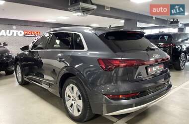 Внедорожник / Кроссовер Audi e-tron 2020 в 