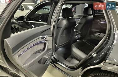 Внедорожник / Кроссовер Audi e-tron 2020 в 