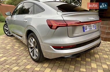 Внедорожник / Кроссовер Audi e-tron 2021 в 