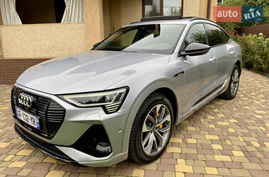Внедорожник / Кроссовер Audi e-tron 2021 в 