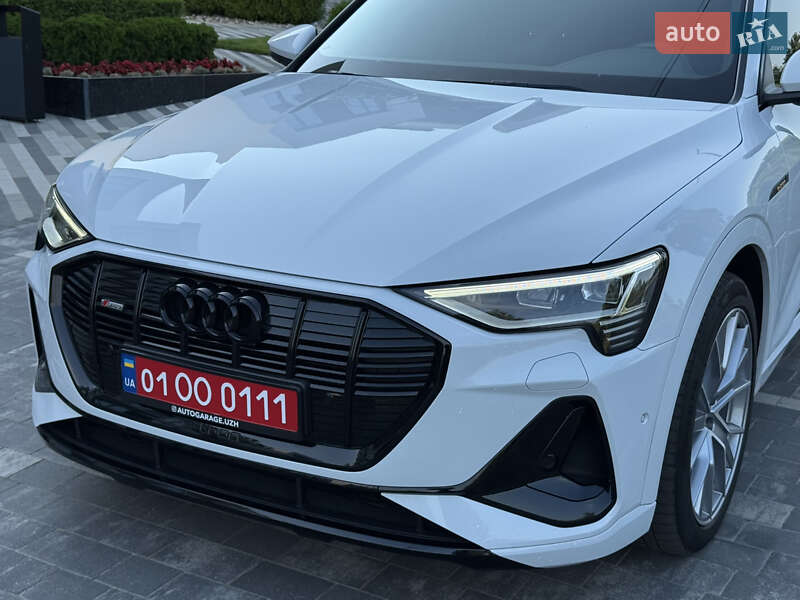 Позашляховик / Кросовер Audi e-tron 2020 в Ужгороді