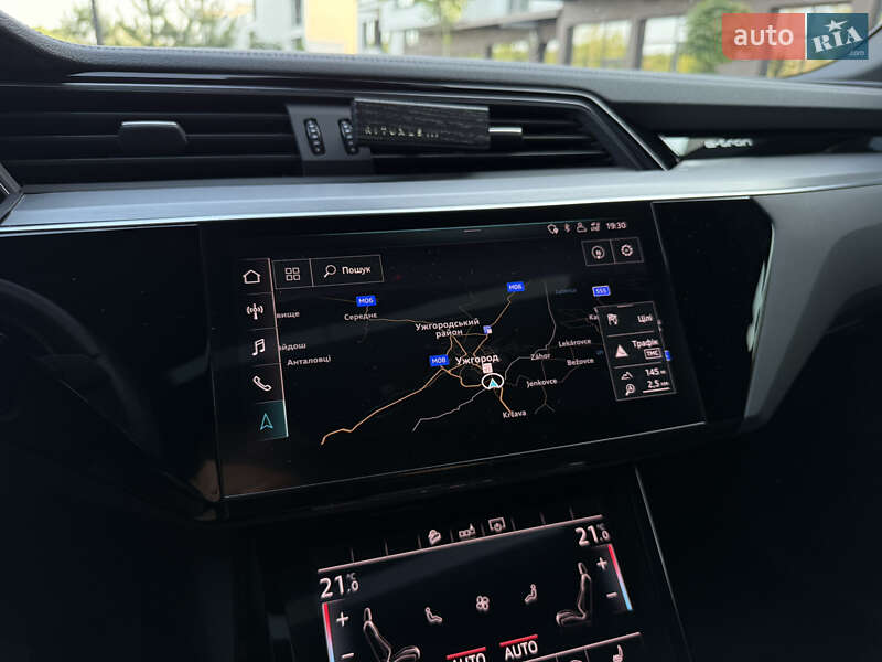 Позашляховик / Кросовер Audi e-tron 2020 в Ужгороді