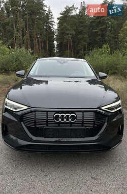 Позашляховик / Кросовер Audi e-tron 2022 в Києві
