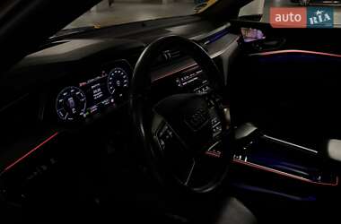 Внедорожник / Кроссовер Audi e-tron 2020 в 