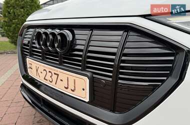 Позашляховик / Кросовер Audi e-tron 2021 в 