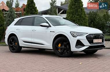 Позашляховик / Кросовер Audi e-tron 2021 в 