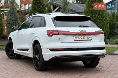 Позашляховик / Кросовер Audi e-tron 2021 в 