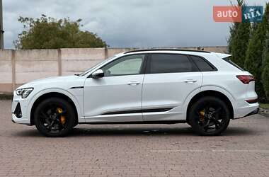 Позашляховик / Кросовер Audi e-tron 2021 в 