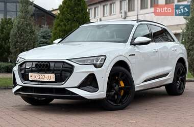 Позашляховик / Кросовер Audi e-tron 2021 в 