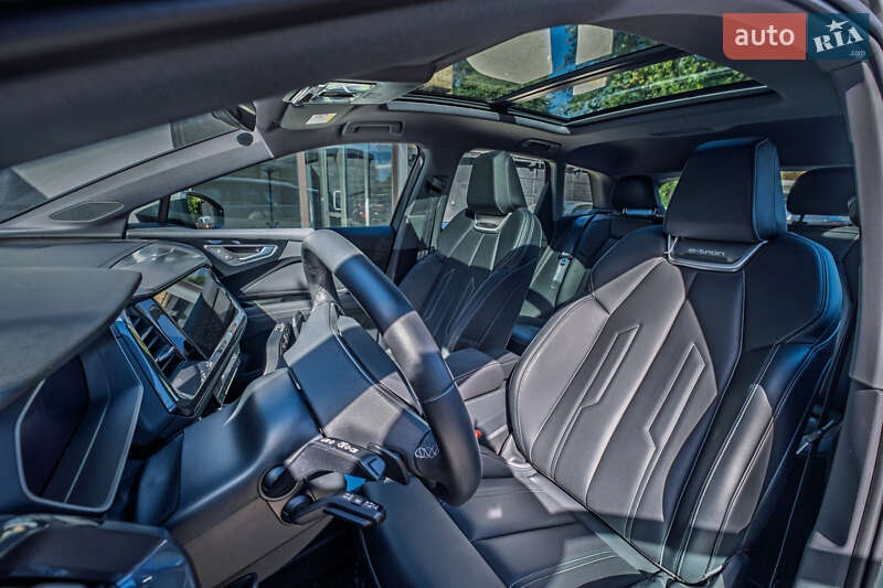 Позашляховик / Кросовер Audi e-tron 2023 в Києві