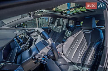 Позашляховик / Кросовер Audi e-tron 2023 в 