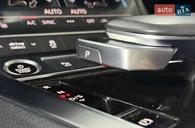 Внедорожник / Кроссовер Audi e-tron 2021 в 