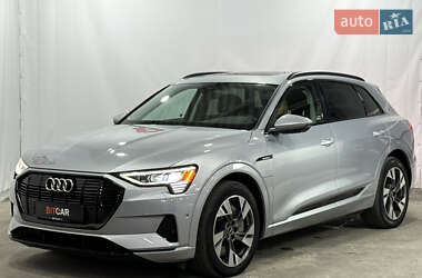 Внедорожник / Кроссовер Audi e-tron 2021 в 