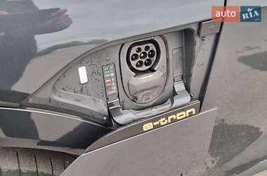 Позашляховик / Кросовер Audi e-tron 2020 в 