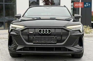 Позашляховик / Кросовер Audi e-tron 2021 в 