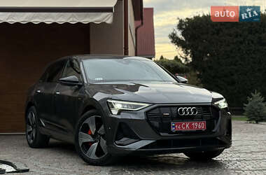 Внедорожник / Кроссовер Audi e-tron 2022 в 