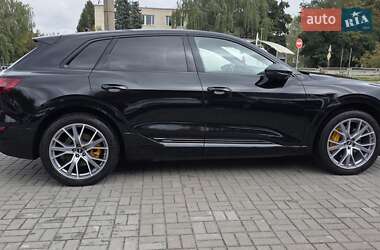 Внедорожник / Кроссовер Audi e-tron 2020 в 