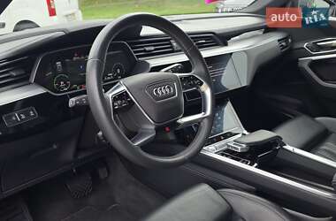Внедорожник / Кроссовер Audi e-tron 2020 в 
