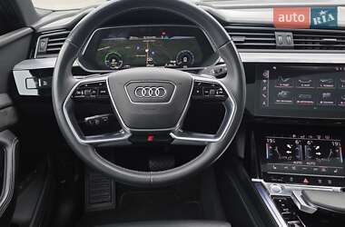 Внедорожник / Кроссовер Audi e-tron 2020 в 