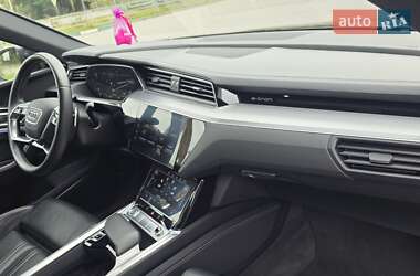 Внедорожник / Кроссовер Audi e-tron 2020 в 