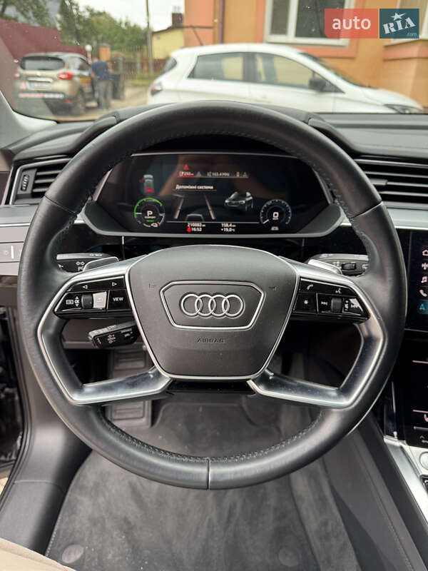 Позашляховик / Кросовер Audi e-tron 2019 в Володимирі