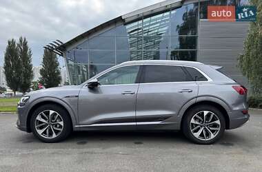 Позашляховик / Кросовер Audi e-tron 2020 в 
