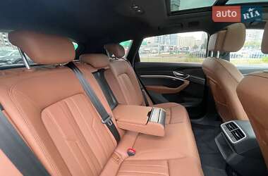 Позашляховик / Кросовер Audi e-tron 2020 в 