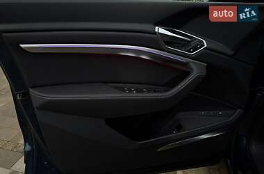 Внедорожник / Кроссовер Audi e-tron 2020 в 