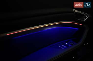 Внедорожник / Кроссовер Audi e-tron 2020 в 