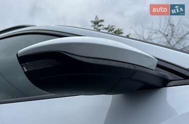 Внедорожник / Кроссовер Audi e-tron 2020 в 