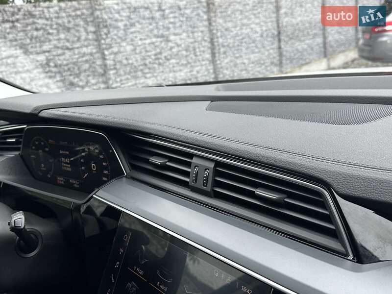 Позашляховик / Кросовер Audi e-tron 2020 в Рівному