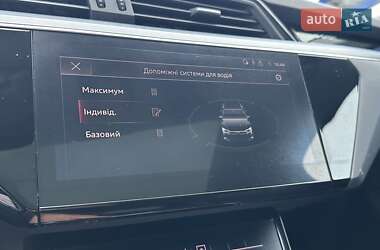 Внедорожник / Кроссовер Audi e-tron 2020 в 