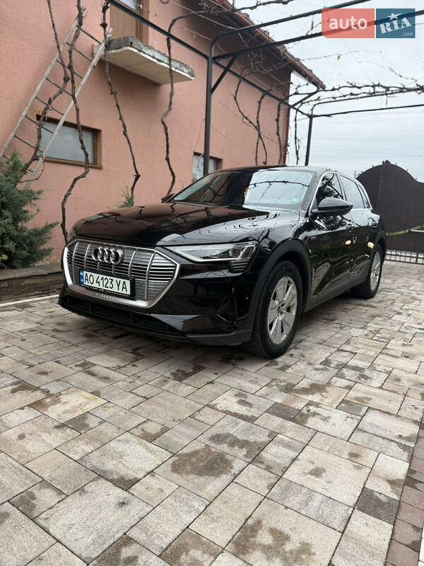 Внедорожник / Кроссовер Audi e-tron 2021 в Иршаве