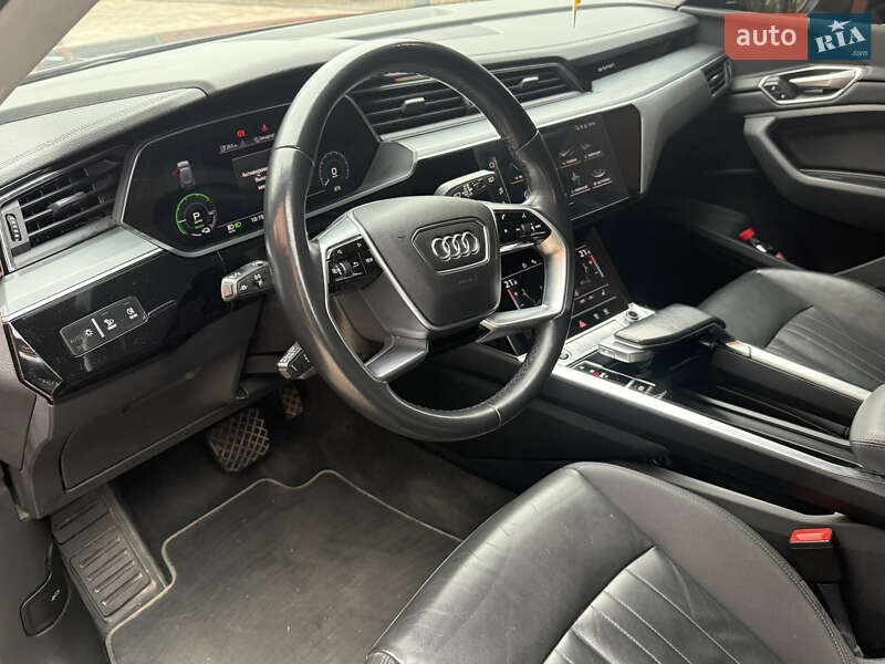 Внедорожник / Кроссовер Audi e-tron 2021 в Иршаве