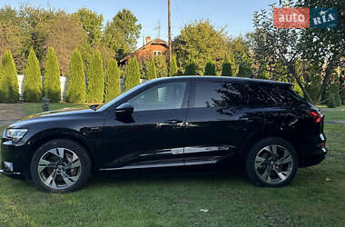 Позашляховик / Кросовер Audi e-tron 2019 в 