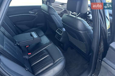 Позашляховик / Кросовер Audi e-tron 2019 в 