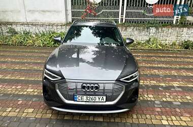 Позашляховик / Кросовер Audi e-tron 2021 в 