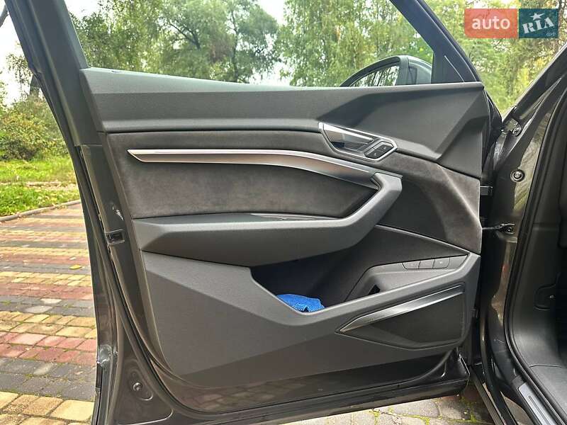 Внедорожник / Кроссовер Audi e-tron 2021 в Черновцах