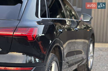 Внедорожник / Кроссовер Audi e-tron 2019 в 