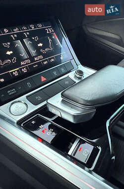 Внедорожник / Кроссовер Audi e-tron 2019 в 