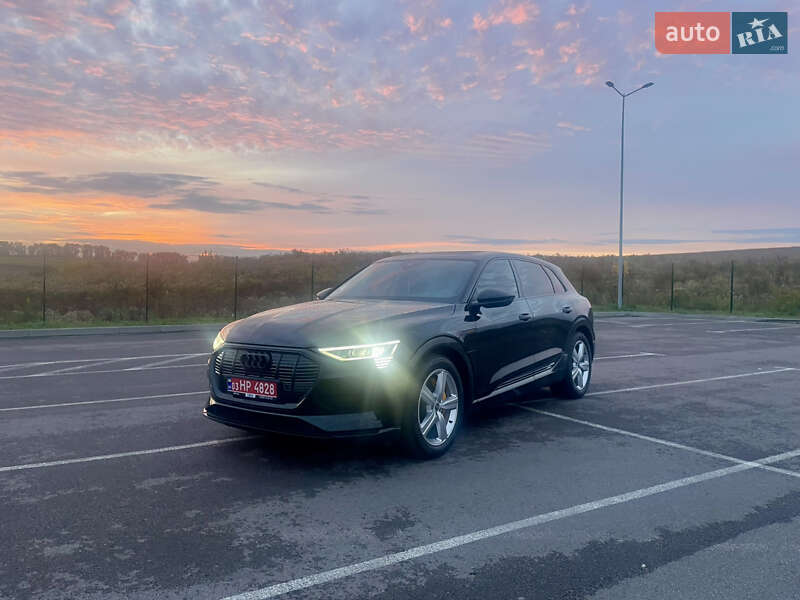 Audi e-tron 2023