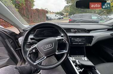 Внедорожник / Кроссовер Audi e-tron 2021 в 