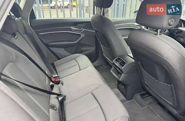 Внедорожник / Кроссовер Audi e-tron 2021 в 