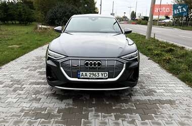 Внедорожник / Кроссовер Audi e-tron 2021 в 