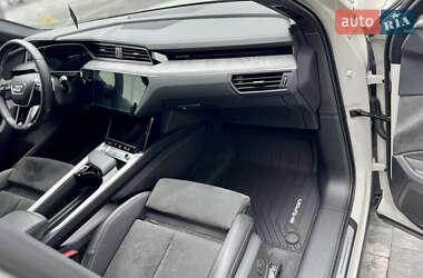 Внедорожник / Кроссовер Audi e-tron 2020 в 