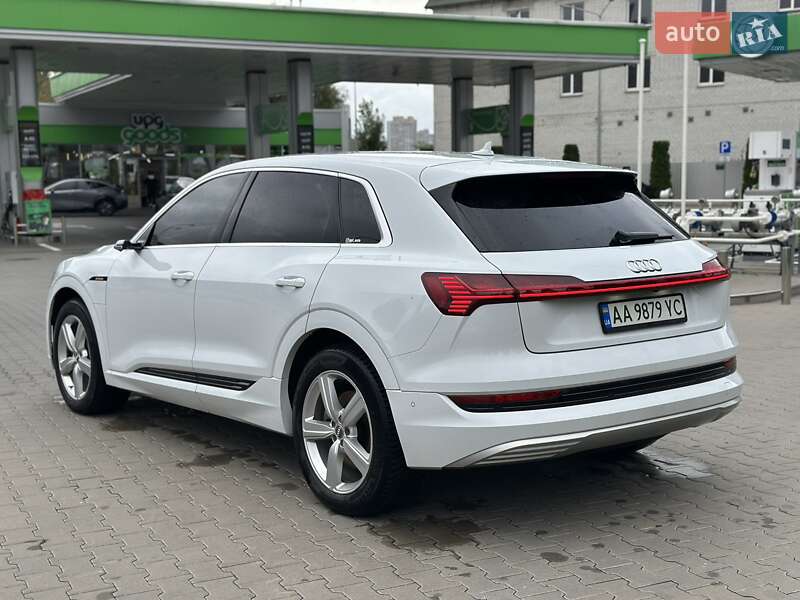 Внедорожник / Кроссовер Audi e-tron 2019 в Киеве