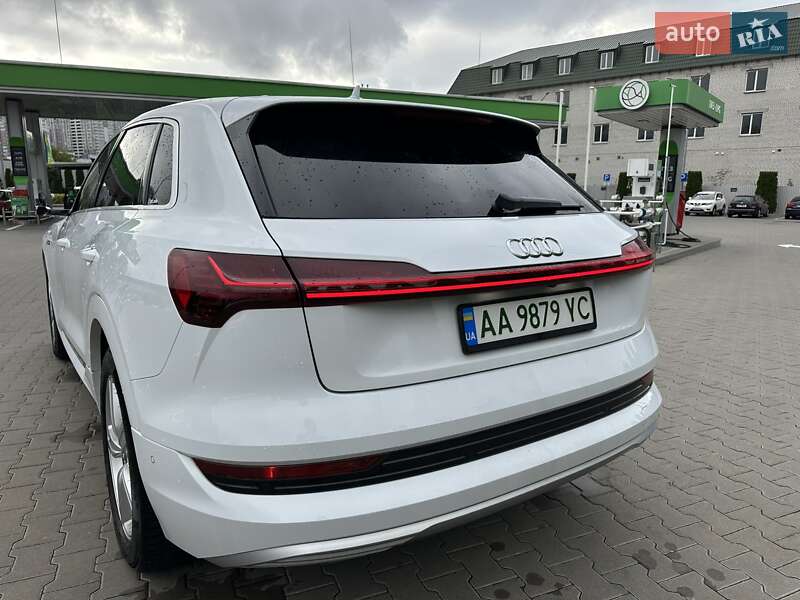 Внедорожник / Кроссовер Audi e-tron 2019 в Киеве
